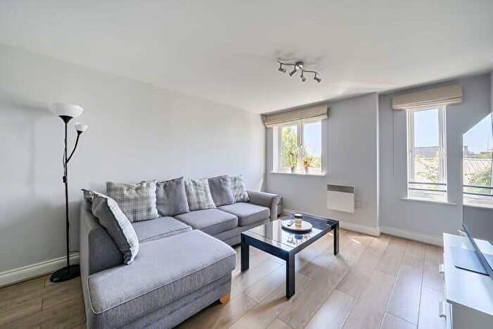 2 Bedroom Flat For Sale In Blenheim Court, Maidenhead, Berkshire, SL6
