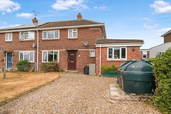 3 Bedroom Semi-Detached House For Sale In Ridges View, Little London, SP11