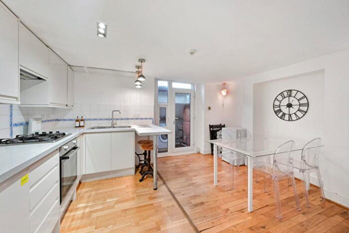 6 Bedroom Terraced House To Rent In Parfett Street, Aldgate East, E1