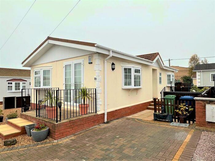 2 Bedroom Detached House For Sale In Staverton Park, Cheltenham, GL51