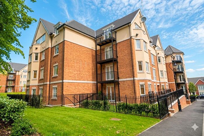 2 Bedroom Flat To Rent In Brightwen Grove, Stanmore, Middlesex, HA7
