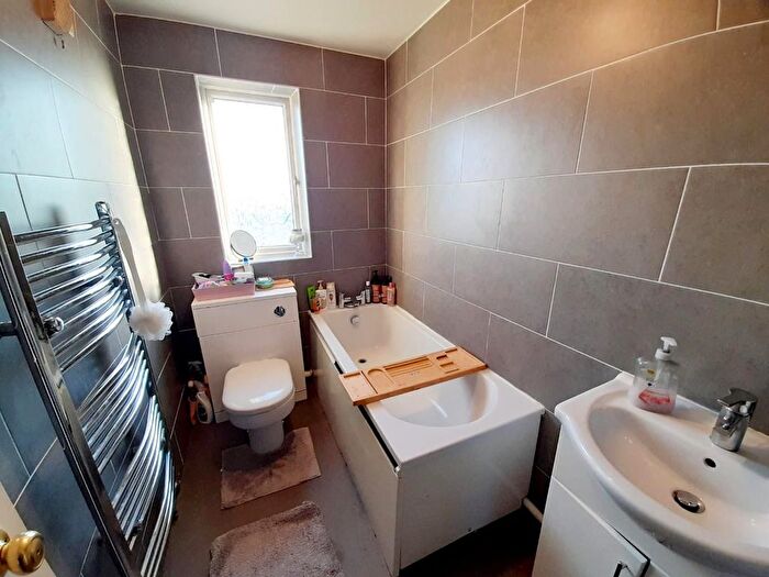 4 Bedroom Detached House For Sale In Oak Tree Avenue, Gainsborough, DN21