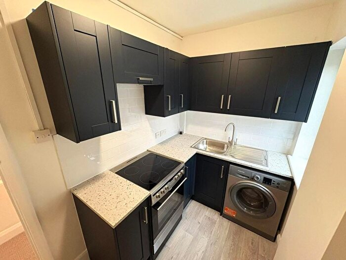2 Bedroom Flat To Rent In Station Lane, Hornchurch, RM12