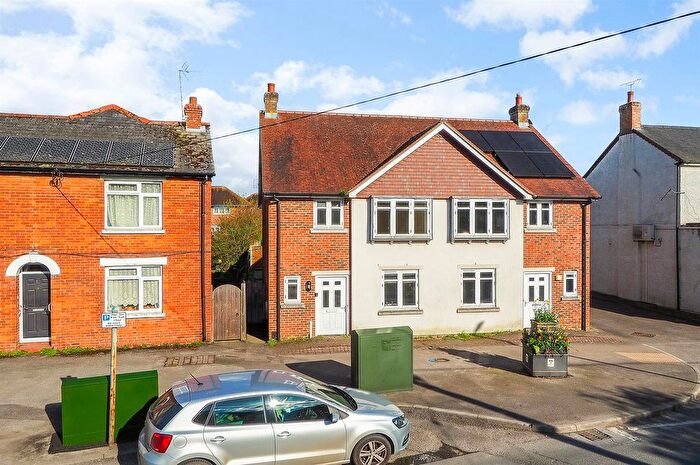 2 Bedroom Property For Sale In High Street, Ludgershall, Andover, SP11