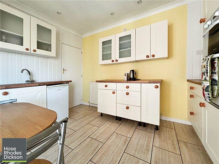 2 Bedroom Bungalow For Sale In Hill Street, Sandown, PO36