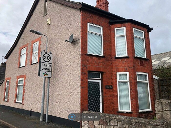 4 Bedroom Detached House To Rent In Beach Road, Bangor, LL57