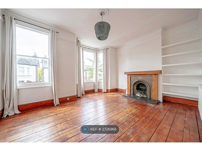 2 Bedroom Flat To Rent In Adys Road, London, SE15