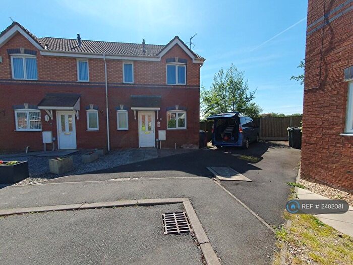 3 Bedroom Semi-Detached House To Rent In Farnworth, Bolton, BL4