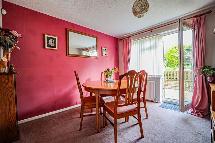 4 Bedroom Detached House For Sale In Bramfield Place, Hemel Hempstead, HP2
