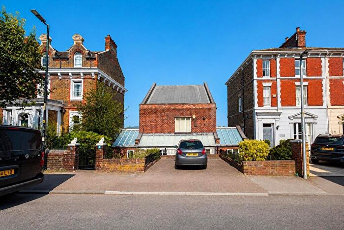 4 Bedroom Detached House For Sale In St. Margarets Street, Rochester, ME1
