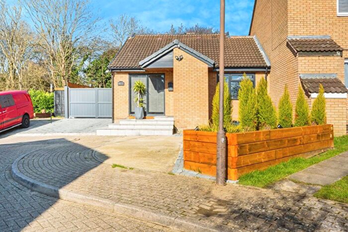 4 Bedroom Semi-Detached Bungalow For Sale In Forest Rise, Eaglestone, Milton Keynes, MK6