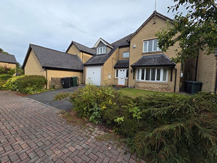 4 Bedroom Detached House For Sale In Glenholme Park, Clayton, Bradford, West Yorkshire, BD14