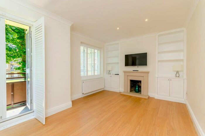 3 Bedroom Flat To Rent In Aubyn Square, Roehampton, London, SW15