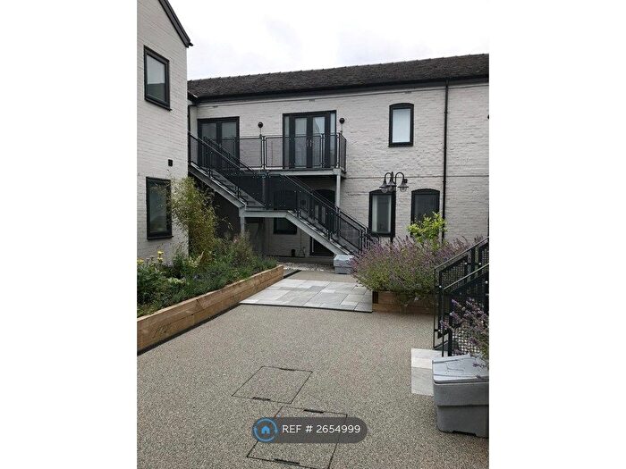 1 Bedroom Flat To Rent In Lonsdale Street, Stoke-On-Trent, ST4