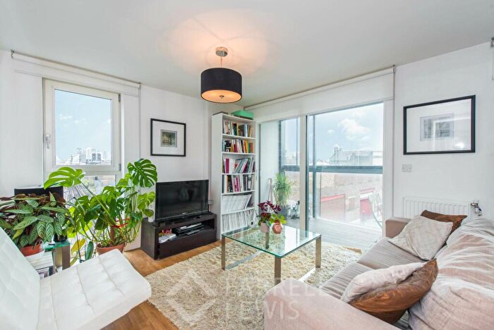 2 Bedroom Flat To Rent In Roseberry Place, Hackney, E8