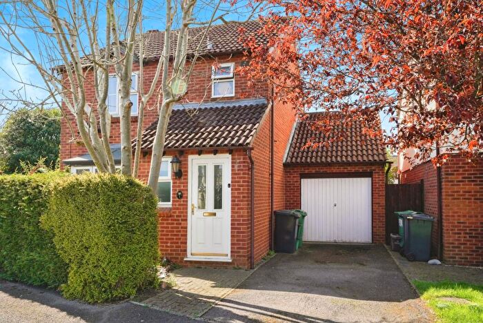3 Bedroom Detached House For Sale In Cox's Way, Abbeymead, Gloucester, Gloucestershire, GL4