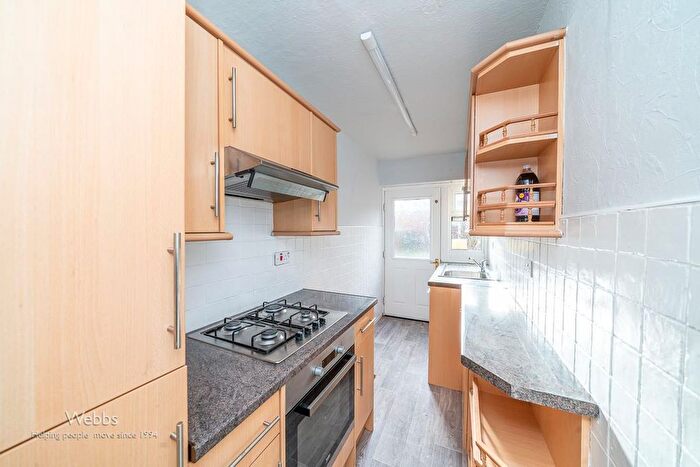 3 Bedroom Terraced House For Sale In Hadley Way, Walsall, WS2