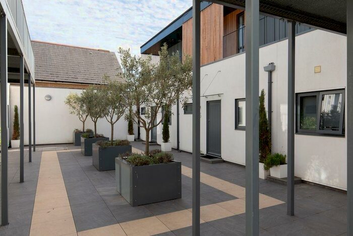 2 Bedroom Flat To Rent In Gordon Road Peckham, SE15