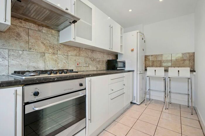 2 Bedroom Flat To Rent In Pages Walk, Bermondsey, SE1