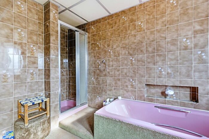 3 Bedroom Terraced House For Sale In Springfield Avenue, Merton Park, London, SW20