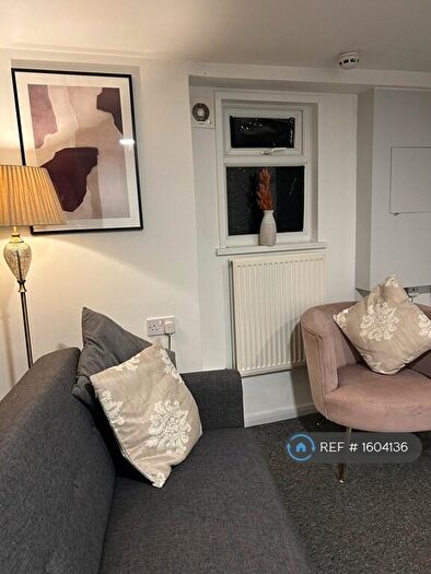 1 Bedroom Flat To Rent In Mount Pleasant, Chatham, ME5