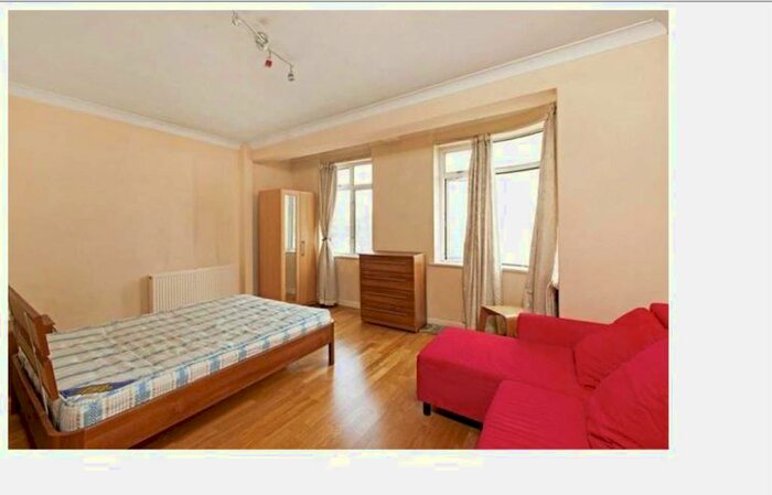 Studio To Rent In Euston Road, London, NW1