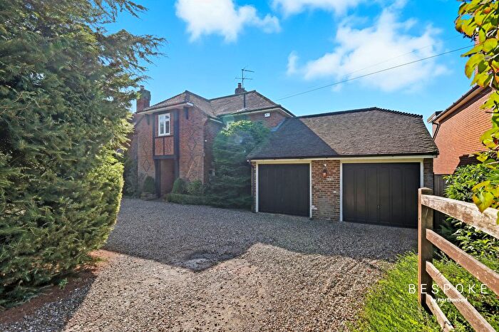 4 Bedroom Detached House For Sale In Roxwell Road, Chelmsford, CM1