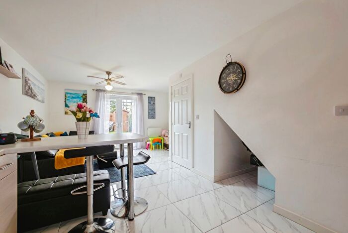 3 Bedroom End Of Terrace House For Sale In Myrtlebury Way, Exeter, Devon, EX1