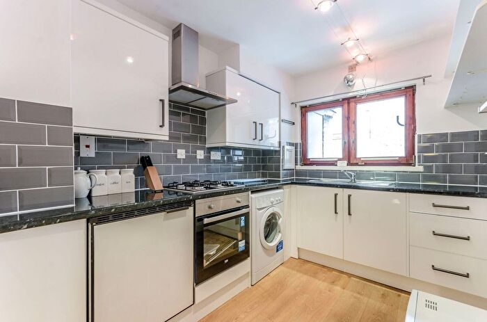 1 Bedroom Flat To Rent In Narrow Street, Limehouse, London, E14