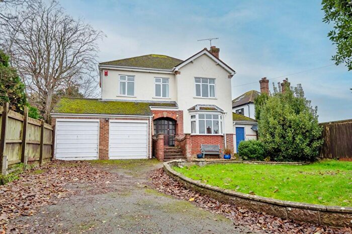 4 Bedroom Detached House To Rent In Park Road, Waterlooville, PO7