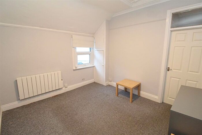 1 Bedroom Flat To Rent In Penylan, Cardiff, CF23