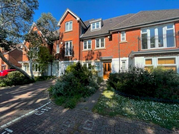 3 Bedroom House To Rent In Kenley Park, Kenley, CR8