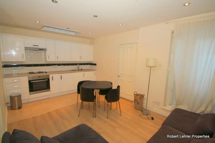 1 Bedroom Flat To Rent In Holloway Road, London, N7
