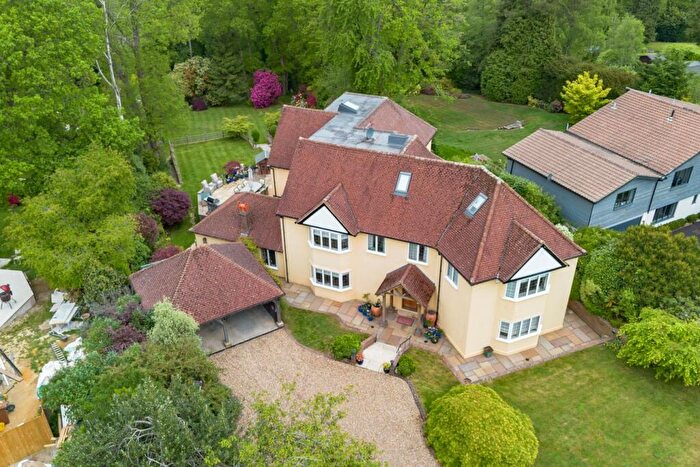 6 Bedroom Detached House For Sale In The Glade, Kingswood, KT20
