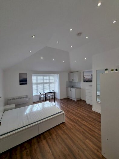 6 Bedroom Detached House To Rent In Hadham Road, Bishop's Stortford, CM23