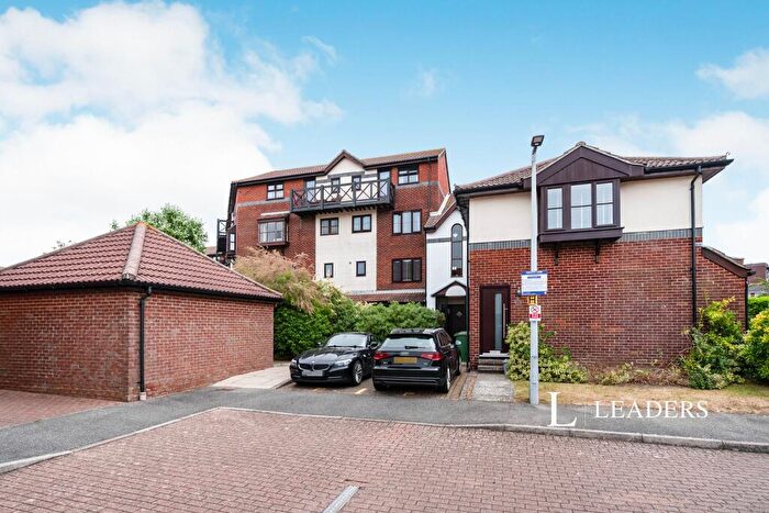 1 Bedroom Apartment To Rent In Martells Court, Old Portsmouth, PO1