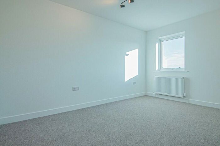 2 Bedroom Apartment To Rent In - Leigh Road, Eastleigh, SO50