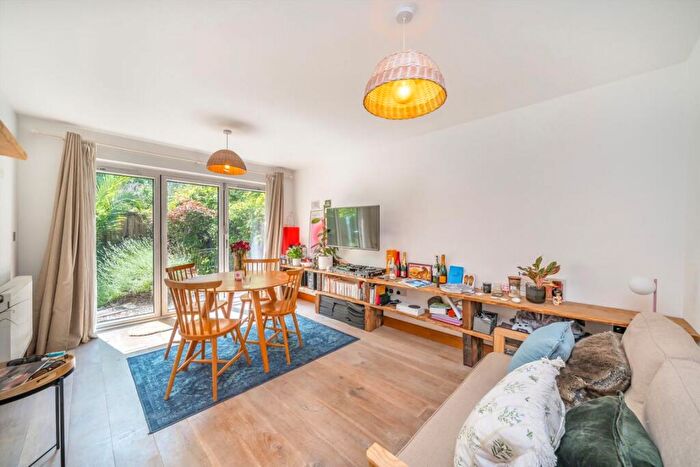 1 Bedroom Flat For Sale In Juxon Street, Kennington, SE11