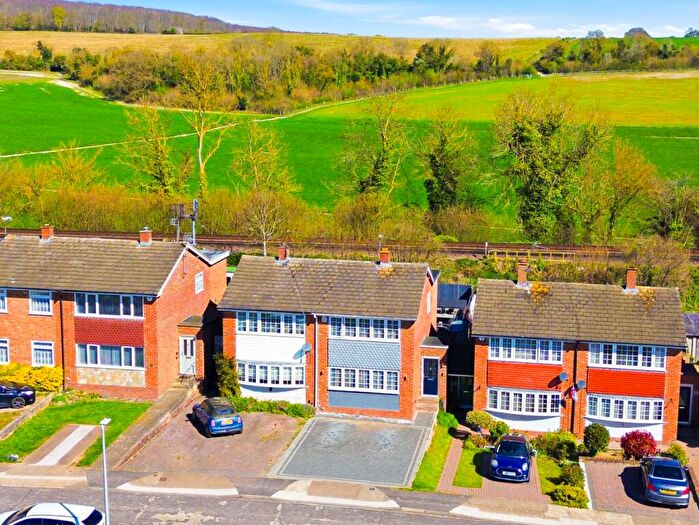 3 Bedroom Semi Detached House For Sale In Poplicans Road, Cuxton, Rochester, Kent, ME2