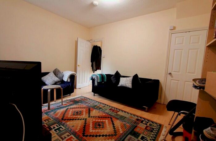 4 Bedroom Terraced House To Rent In Grange Avenue, Reading, Berkshire, RG6