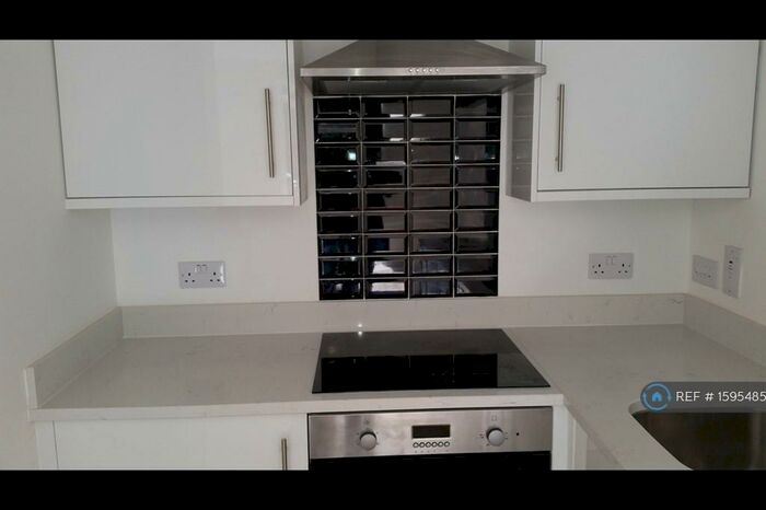 2 Bedroom Flat To Rent In Parish Ghyll Drive, Ilkley, LS29