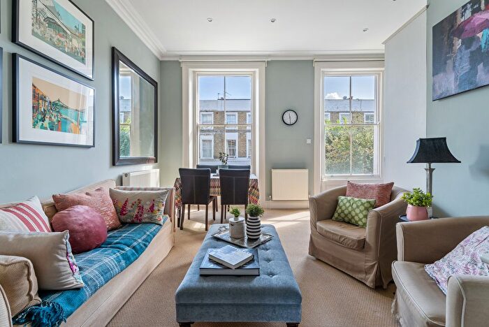 2 Bedroom Flat For Sale In Stanlake Road, London, W12