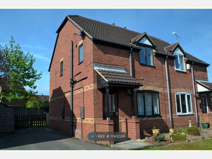 3 Bedroom Semi-Detached House To Rent In Boundary Close, Edlington, Doncaster, DN12