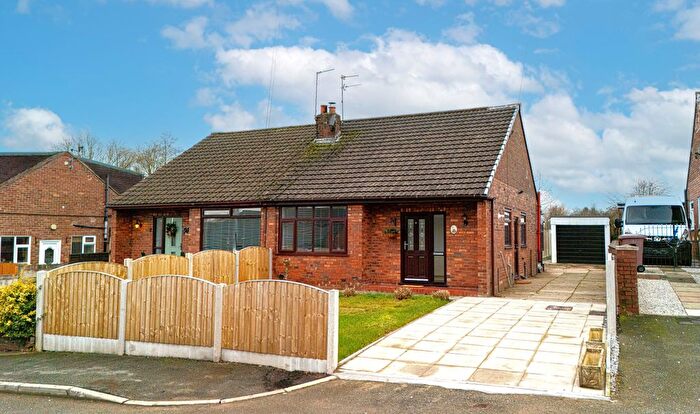 2 Bedroom Bungalow For Sale In Dingle Avenue, Newton-Le-Willows, Merseyside, WA12