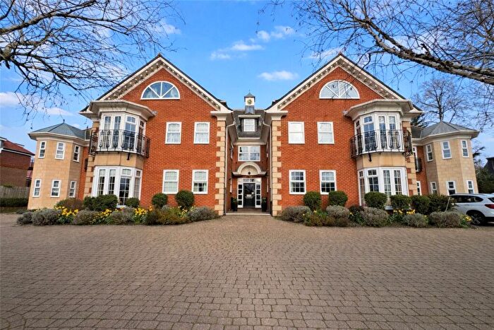 2 Bedroom Flat For Sale In Station Road, South Orpington, Kent, BR6