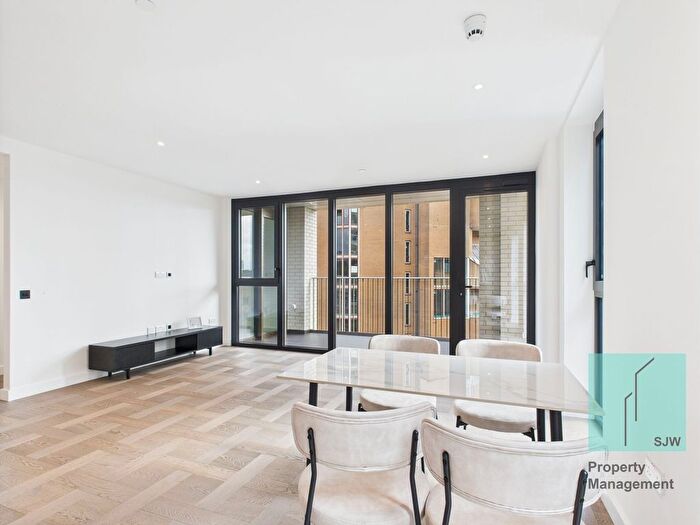 2 Bedroom Flat To Rent In Boxwood Gardens, London, E1W