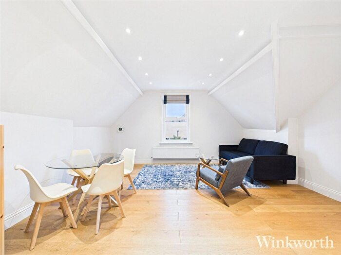 2 Bedroom Flat To Rent In Woodville Gardens, London, W5