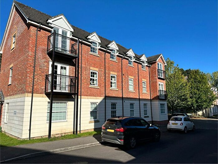 2 Bedroom Flat To Rent In Mandarin Drive, Newbury, RG14