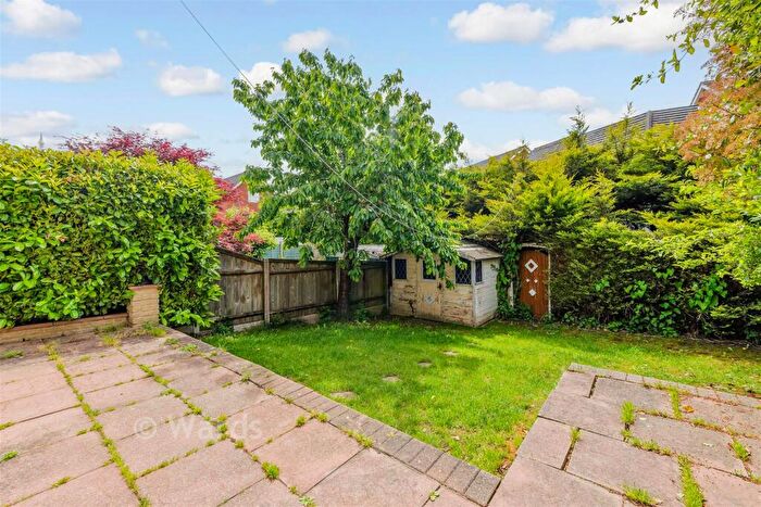 3 Bedroom End Of Terrace House For Sale In Sycamore Road, Strood, Rochester, Kent, ME2