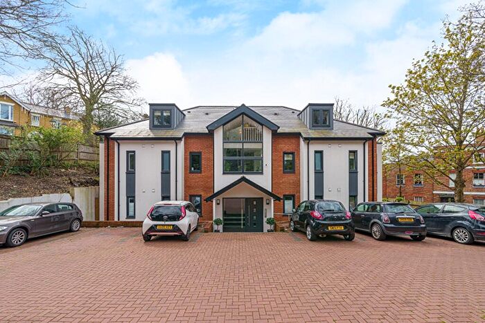 1 Bedroom Apartment To Rent In Beckenham Lane, Shortlands, Bromley, BR2